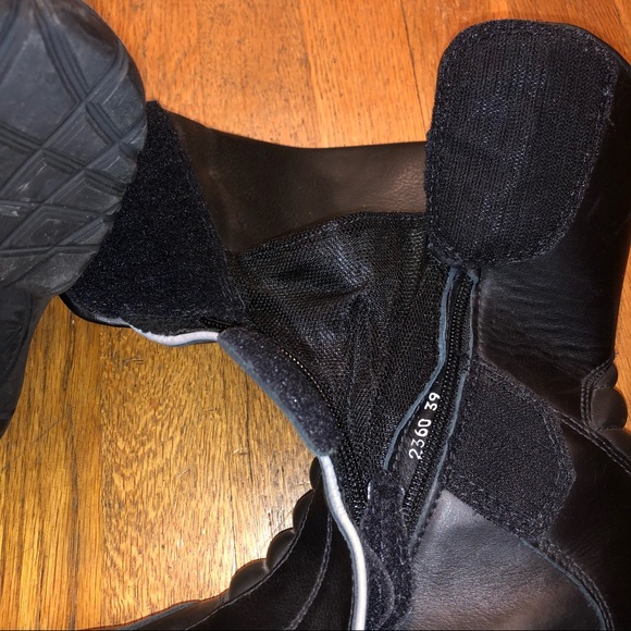 Women’s (US 6) Alpinestars motorcycle boots. - Picture 8 of 11